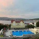 Апартаменты In Okrug Gornji 33036 *