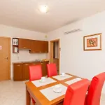 In Okrug Gornji 33036 Appartamento