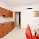In Okrug Gornji 33036 شقة تروغير