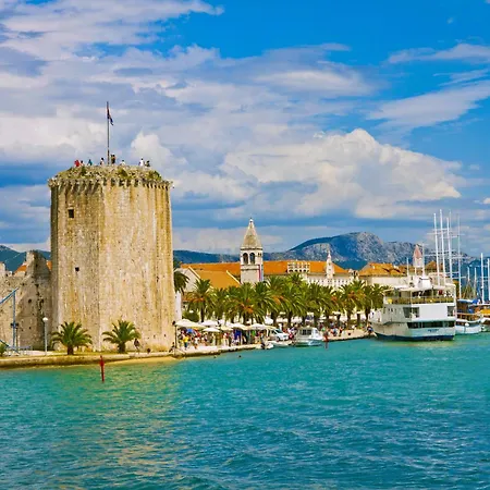 In Okrug Gornji 33036 Lägenhet