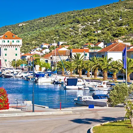 In Okrug Gornji 33036 Apartament Trogir