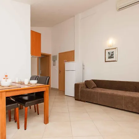 In Okrug Gornji 33036 Apartment